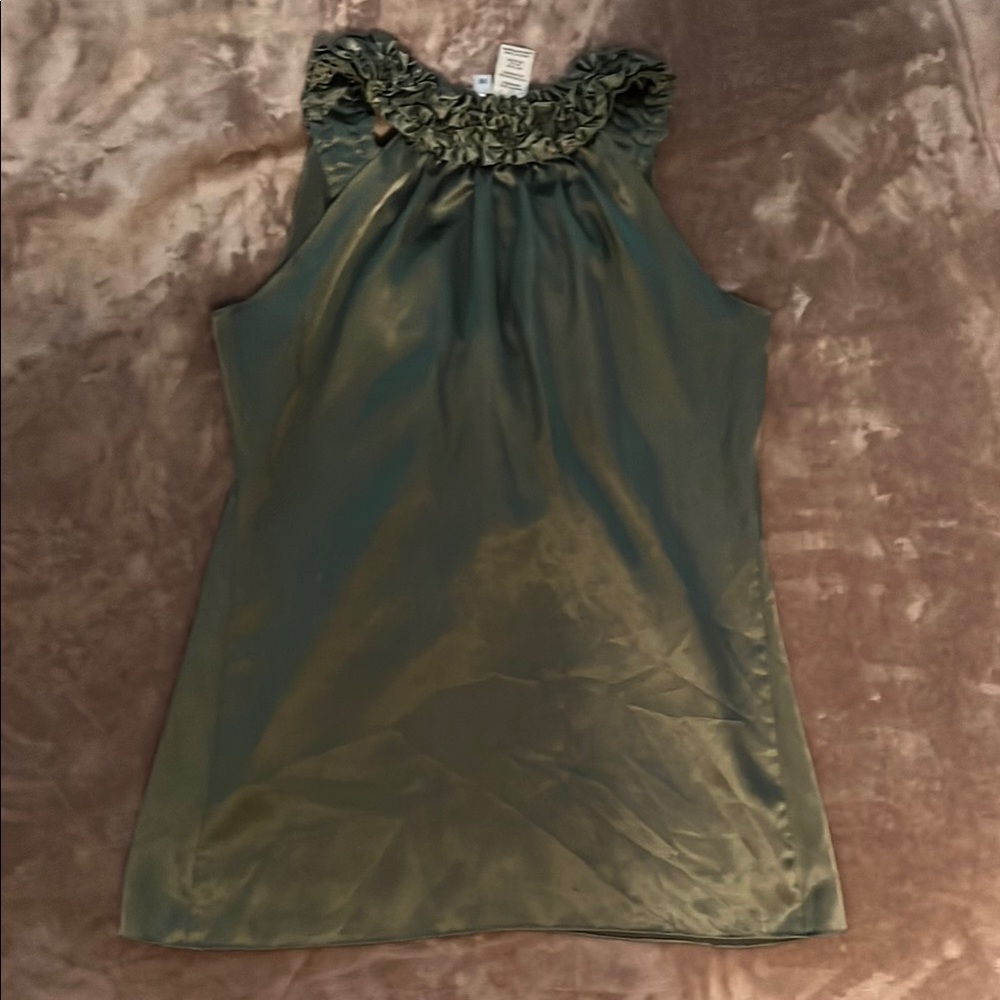 Max Studio Green Ruffle blouse - Picture 3 of 3